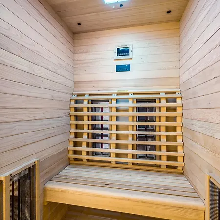 Sauna & Jacuzzi Rossa - Happy Poreč